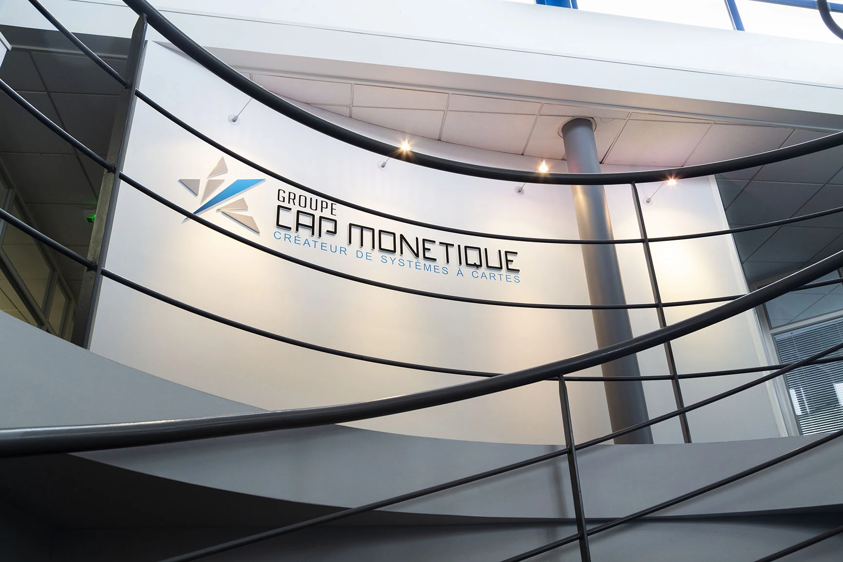 L'entrée du bâtiment du Groupe CAP MONETIQUE