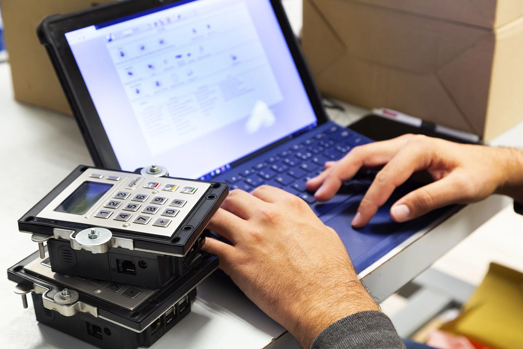 Développement de solutions de paiement et de logiciels intégrés